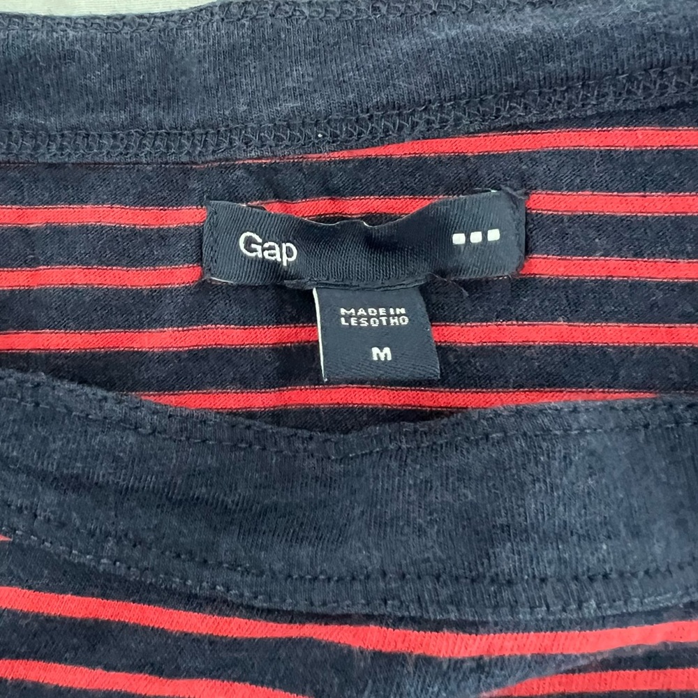 Gap striped long sleeves women’s Tshirt Medium - Picture 4 of 4
